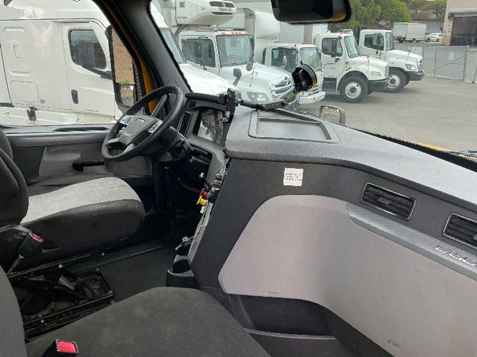 Day Cab Tractor-Heavy Duty Tractors-Freightliner-2022-T12642ST-Fontana-CA-259,630\n\t\tmiles-$ 64,750 - Image 14