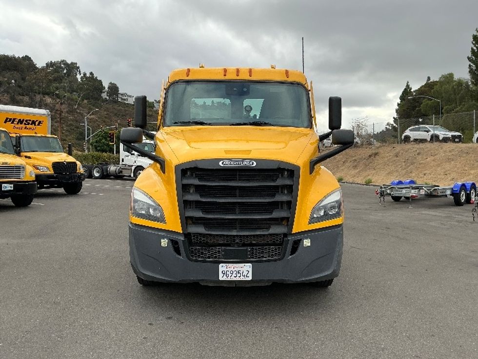 Day Cab Tractor-Heavy Duty Tractors-Freightliner-2022-T12642ST-Fontana-CA-259,630\n\t\tmiles-$ 64,750 - Image 2