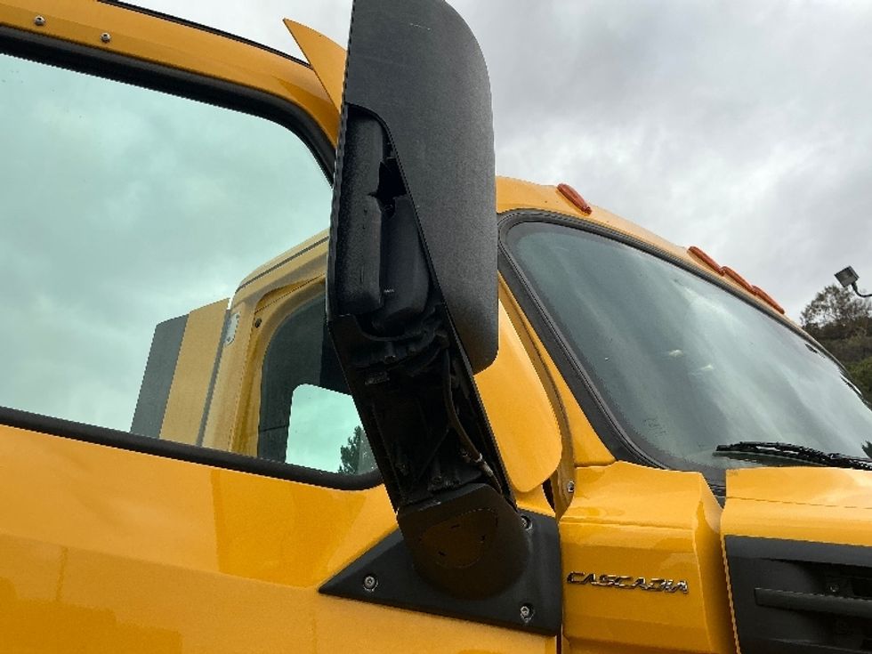 Day Cab Tractor-Heavy Duty Tractors-Freightliner-2022-T12642ST-Fontana-CA-259,630\n\t\tmiles-$ 64,750 - Image 21