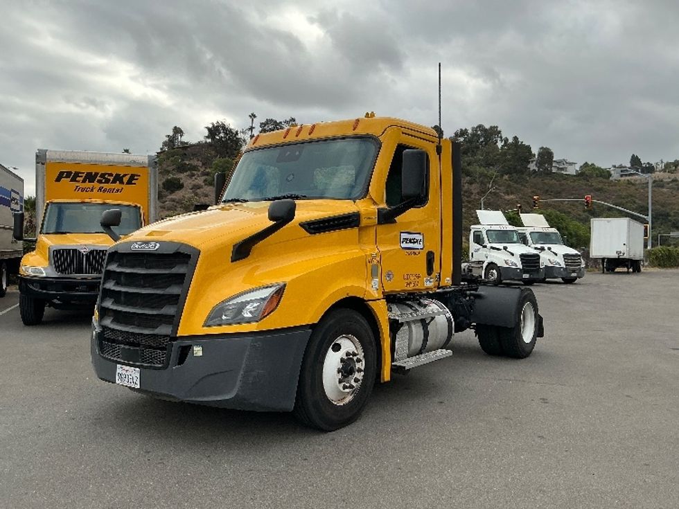 Day Cab Tractor-Heavy Duty Tractors-Freightliner-2022-T12642ST-Fontana-CA-259,630\n\t\tmiles-$ 64,750 - Image 3