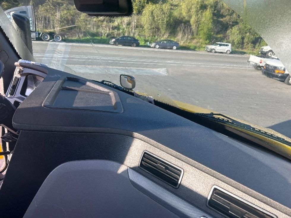 Day Cab Tractor-Heavy Duty Tractors-Freightliner-2022-T12642ST-Fontana-CA-275,923\n\t\tmiles-$ 82,000 - Image 13