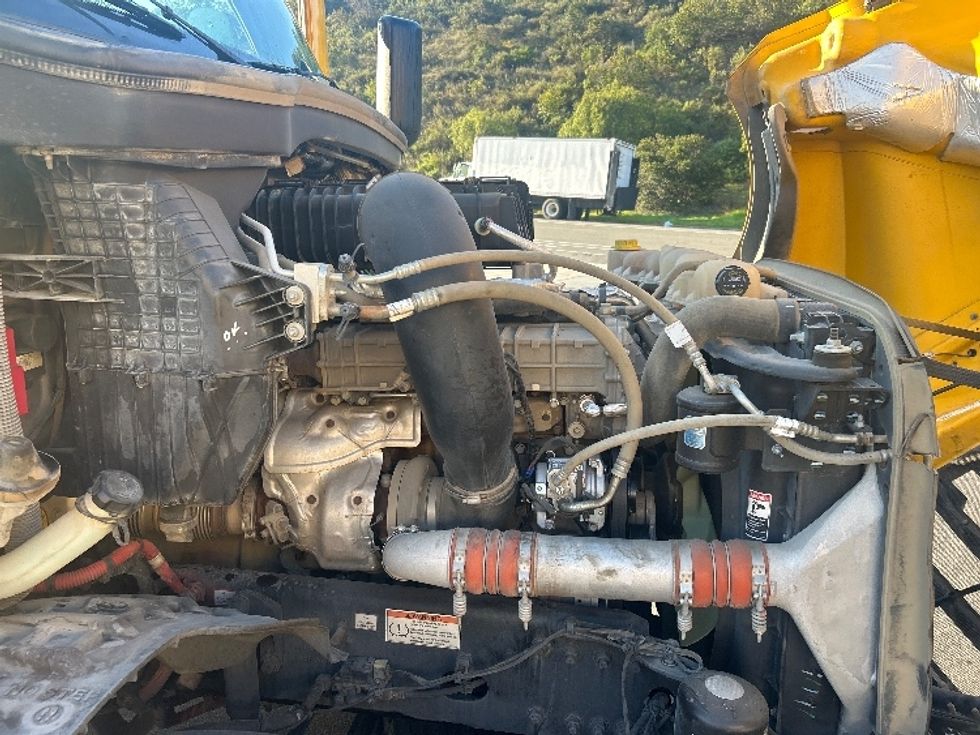 Day Cab Tractor-Heavy Duty Tractors-Freightliner-2022-T12642ST-Fontana-CA-275,923\n\t\tmiles-$ 82,000 - Image 15