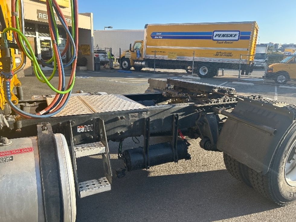 Day Cab Tractor-Heavy Duty Tractors-Freightliner-2022-T12642ST-Fontana-CA-275,923\n\t\tmiles-$ 82,000 - Image 17