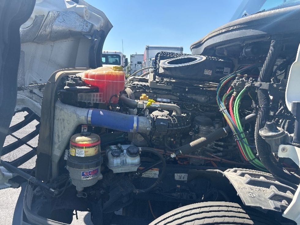 Day Cab Tractor-Heavy Duty Tractors-Freightliner-2022-T12642ST-Fontana-CA-281,512\n\t\tmiles-$ 68,000 - Image 15