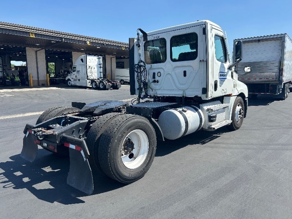 Day Cab Tractor-Heavy Duty Tractors-Freightliner-2022-T12642ST-Fontana-CA-281,512\n\t\tmiles-$ 68,000 - Image 7