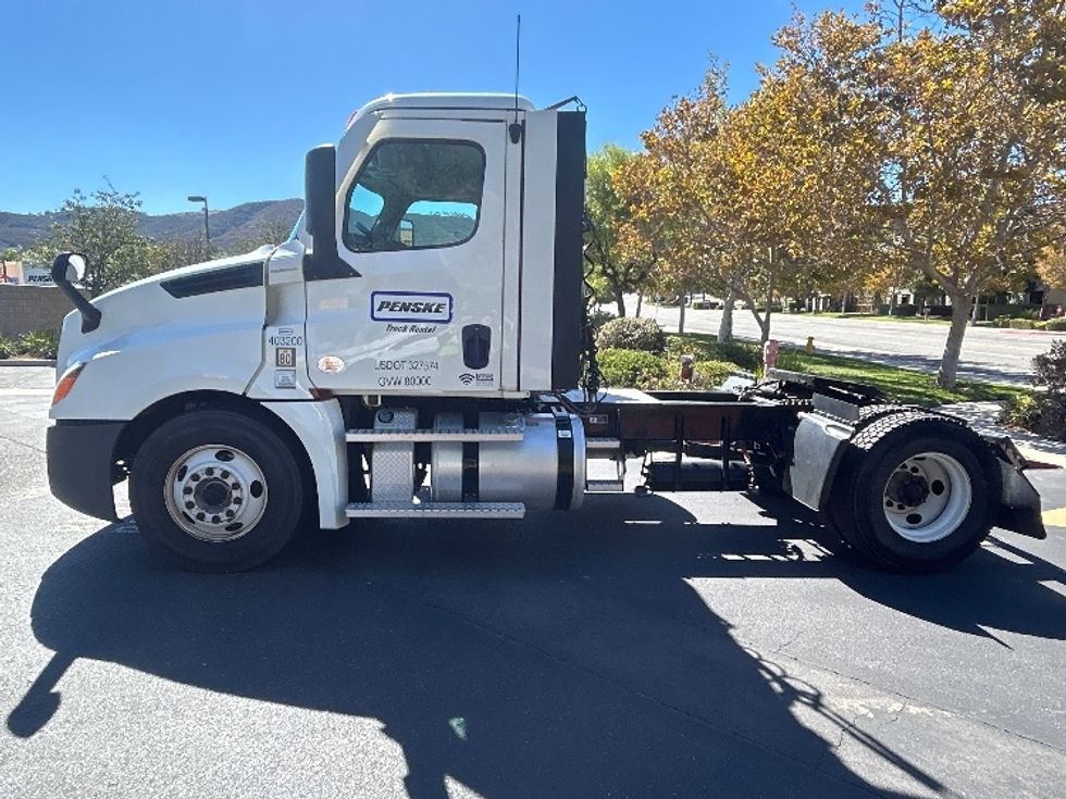 Day Cab Tractor-Heavy Duty Tractors-Freightliner-2022-T12642ST-Fontana-CA-282,031\n\t\tmiles-$ 68,000 - Image 4