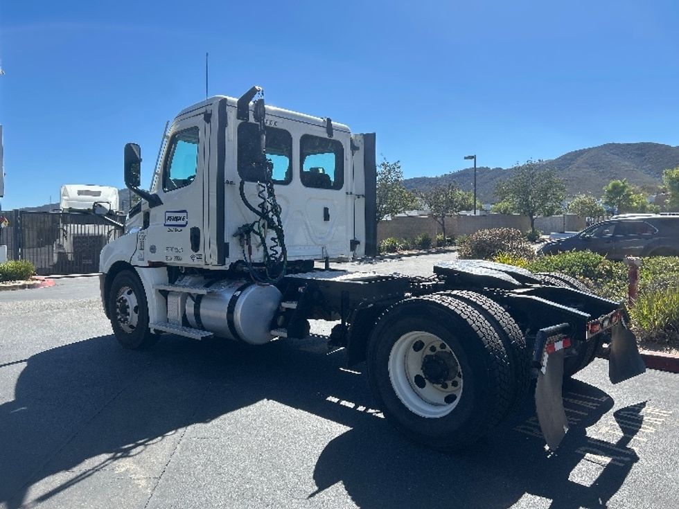 Day Cab Tractor-Heavy Duty Tractors-Freightliner-2022-T12642ST-Fontana-CA-282,031\n\t\tmiles-$ 68,000 - Image 5