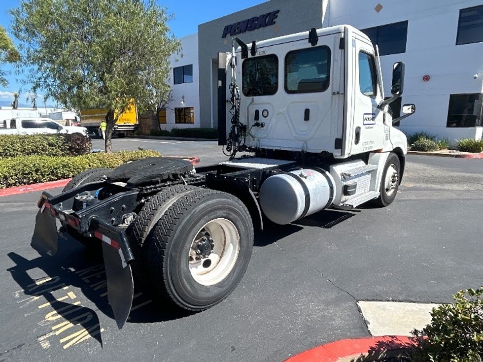 Day Cab Tractor-Heavy Duty Tractors-Freightliner-2022-T12642ST-Fontana-CA-282,031\n\t\tmiles-$ 68,000 - Image 7