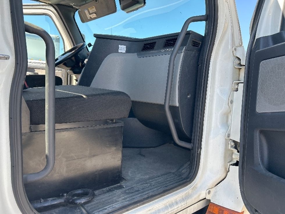 Day Cab Tractor-Heavy Duty Tractors-Freightliner-2022-T12642ST-Fontana-CA-282,223\n\t\tmiles-$ 86,750 - Image 12