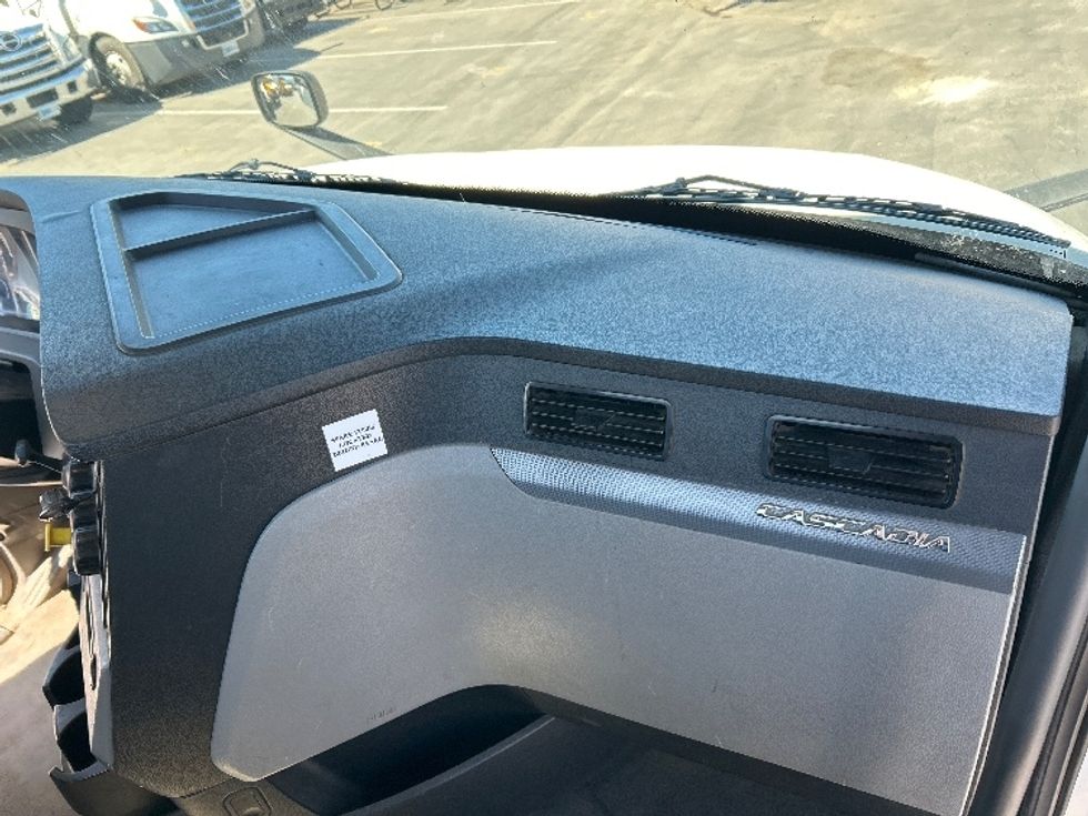 Day Cab Tractor-Heavy Duty Tractors-Freightliner-2022-T12642ST-Fontana-CA-282,223\n\t\tmiles-$ 86,750 - Image 13