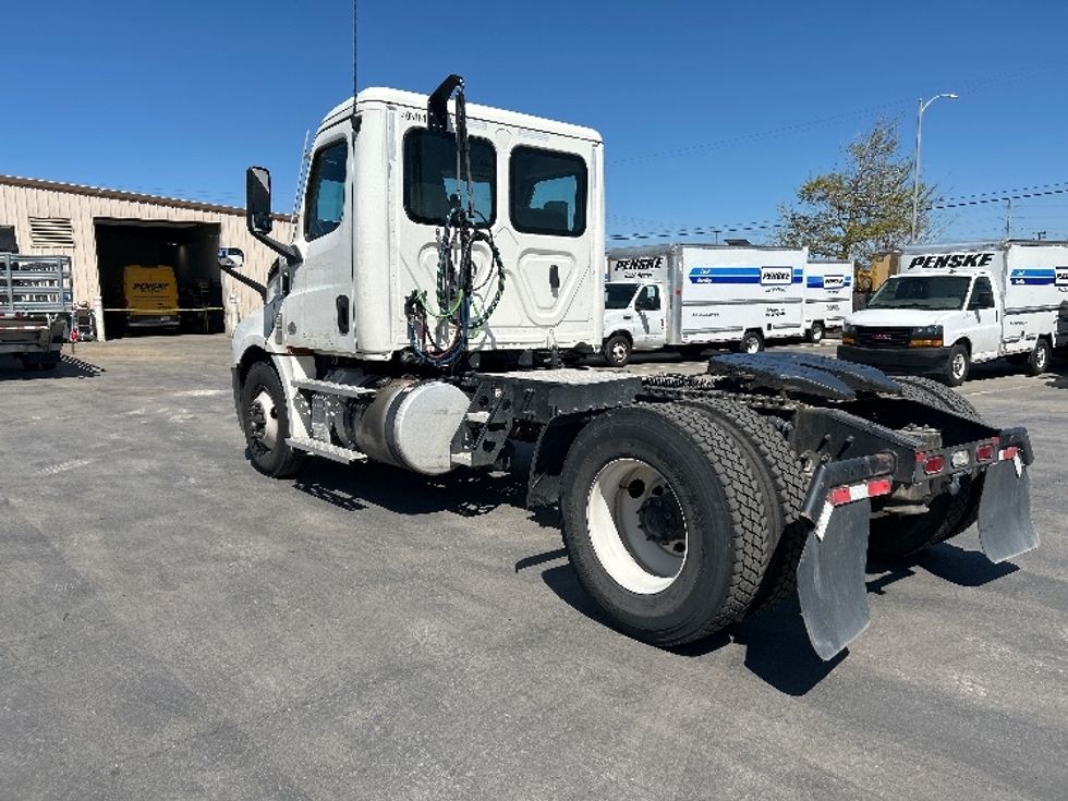 Day Cab Tractor-Heavy Duty Tractors-Freightliner-2022-T12642ST-Fontana-CA-282,223\n\t\tmiles-$ 86,750 - Image 5