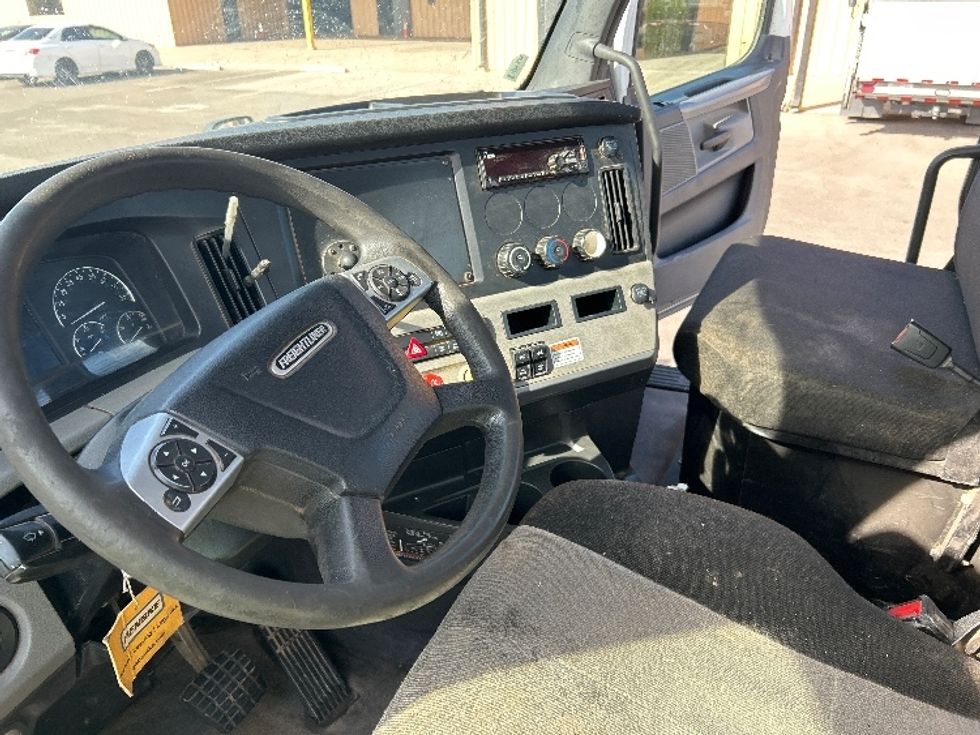 Day Cab Tractor-Heavy Duty Tractors-Freightliner-2022-T12642ST-Fontana-CA-289,864\n\t\tmiles-$ 64,500 - Image 10