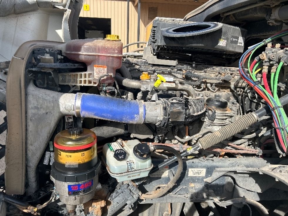 Day Cab Tractor-Heavy Duty Tractors-Freightliner-2022-T12642ST-Fontana-CA-289,864\n\t\tmiles-$ 64,500 - Image 15