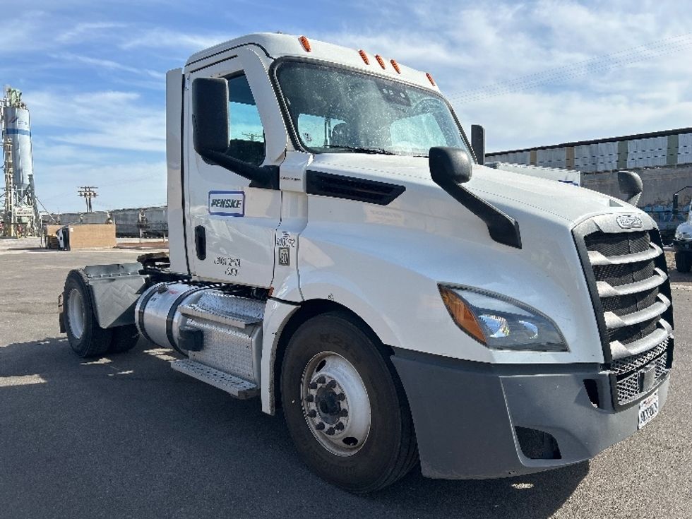 Day Cab Tractor-Heavy Duty Tractors-Freightliner-2022-T12642ST-Fontana-CA-289,864\n\t\tmiles-$ 64,500 - Image 3