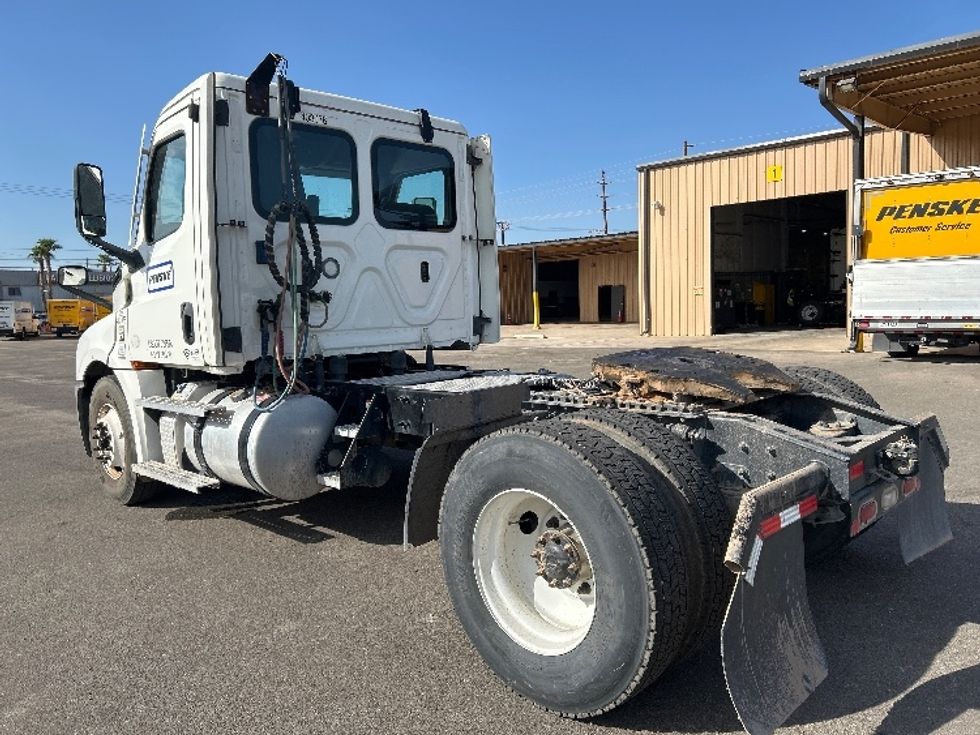 Day Cab Tractor-Heavy Duty Tractors-Freightliner-2022-T12642ST-Fontana-CA-289,864\n\t\tmiles-$ 64,500 - Image 7