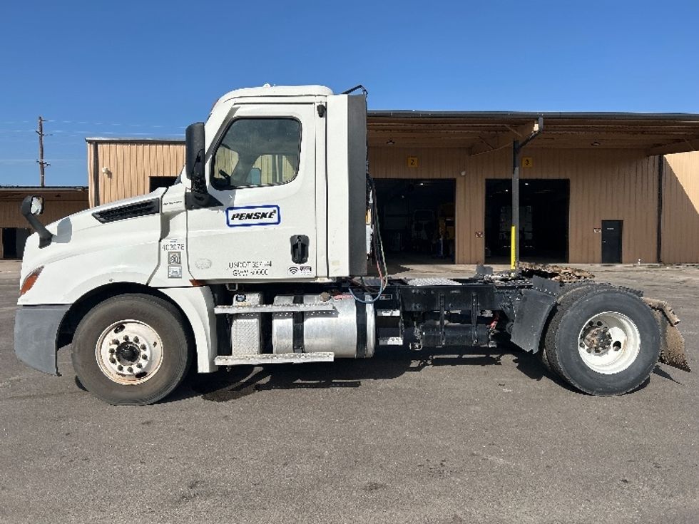 Day Cab Tractor-Heavy Duty Tractors-Freightliner-2022-T12642ST-Fontana-CA-289,864\n\t\tmiles-$ 64,500 - Image 8