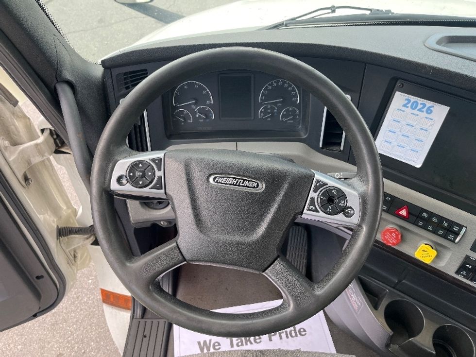 Day Cab Tractor-Heavy Duty Tractors-Freightliner-2022-T12642ST-Franklin-MA-405,274\n\t\tmiles-$ 57,000 - Image 11