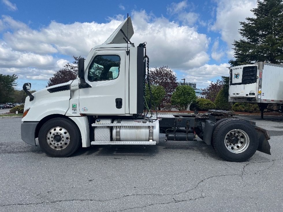 Day Cab Tractor-Heavy Duty Tractors-Freightliner-2022-T12642ST-Franklin-MA-405,274\n\t\tmiles-$ 57,000 - Image 4