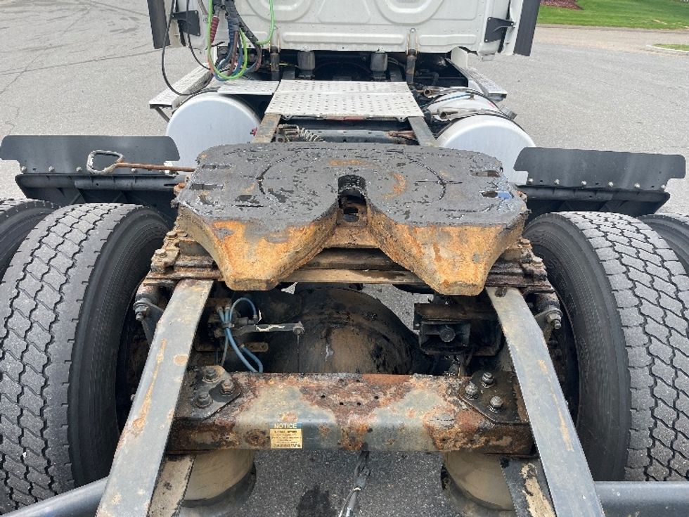 Day Cab Tractor-Heavy Duty Tractors-Freightliner-2022-T12642ST-Franklin-MA-405,274\n\t\tmiles-$ 57,000 - Image 6