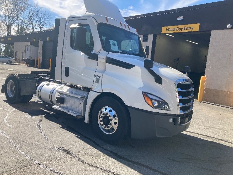 Day Cab Tractor-Heavy Duty Tractors-Freightliner-2022-T12642ST-Franklin-MA-491,837\n\t\tmiles-$ 50,250 - Image 3