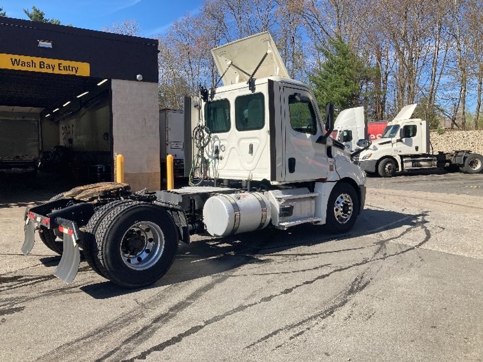 Day Cab Tractor-Heavy Duty Tractors-Freightliner-2022-T12642ST-Franklin-MA-491,837\n\t\tmiles-$ 50,250 - Image 7