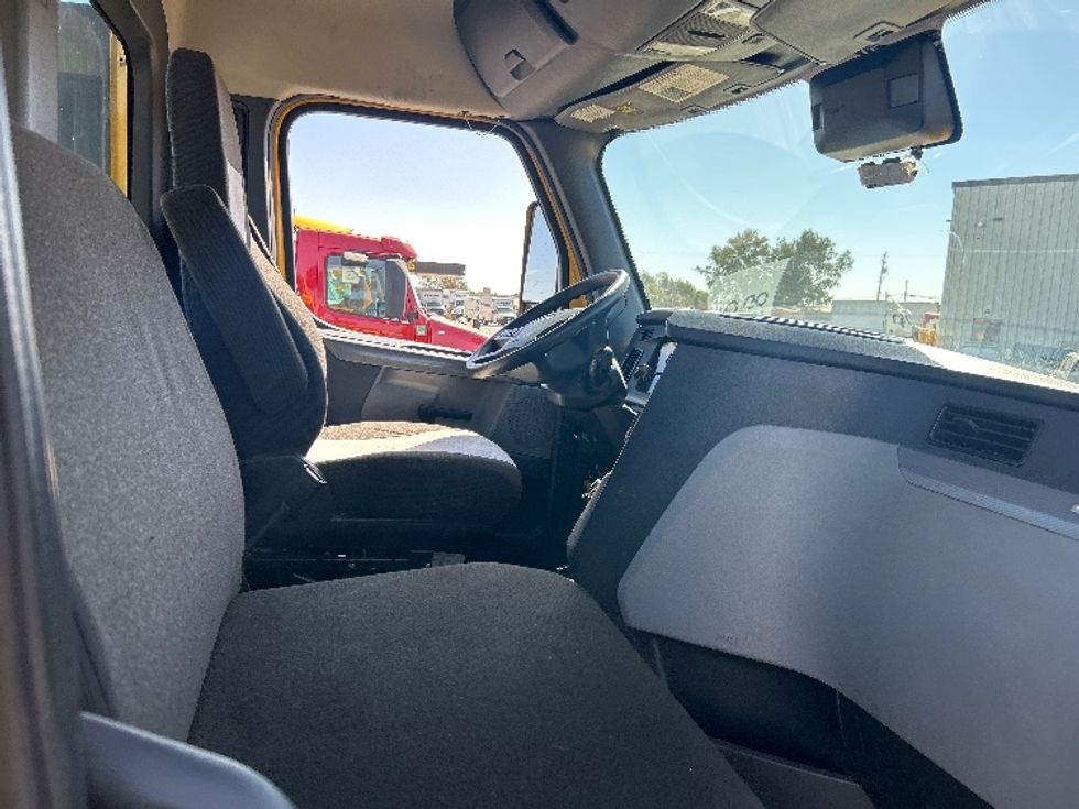 Day Cab Tractor-Heavy Duty Tractors-Freightliner-2022-T12642ST-Fresno-CA-108,885\n\t\tmiles-$ 72,500 - Image 14