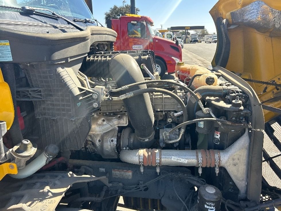 Day Cab Tractor-Heavy Duty Tractors-Freightliner-2022-T12642ST-Fresno-CA-108,885\n\t\tmiles-$ 72,500 - Image 15