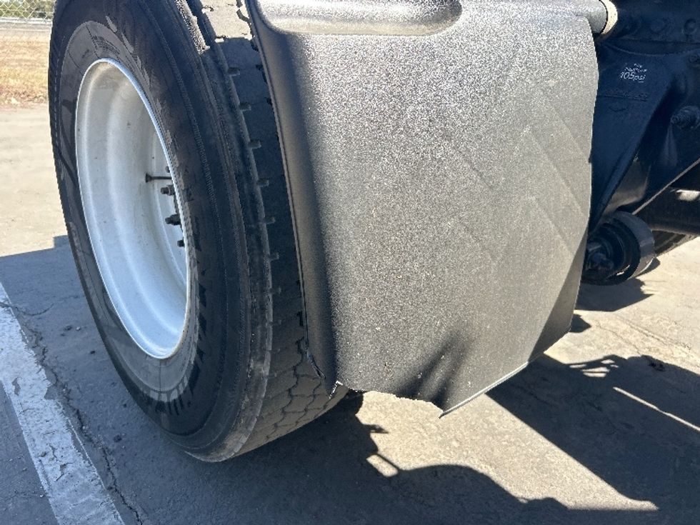 Day Cab Tractor-Heavy Duty Tractors-Freightliner-2022-T12642ST-Fresno-CA-108,885\n\t\tmiles-$ 72,500 - Image 20