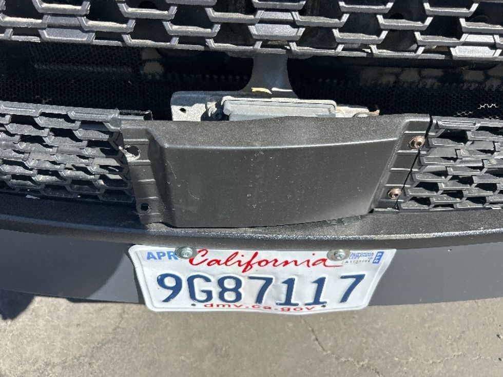 Day Cab Tractor-Heavy Duty Tractors-Freightliner-2022-T12642ST-Fresno-CA-108,885\n\t\tmiles-$ 72,500 - Image 21