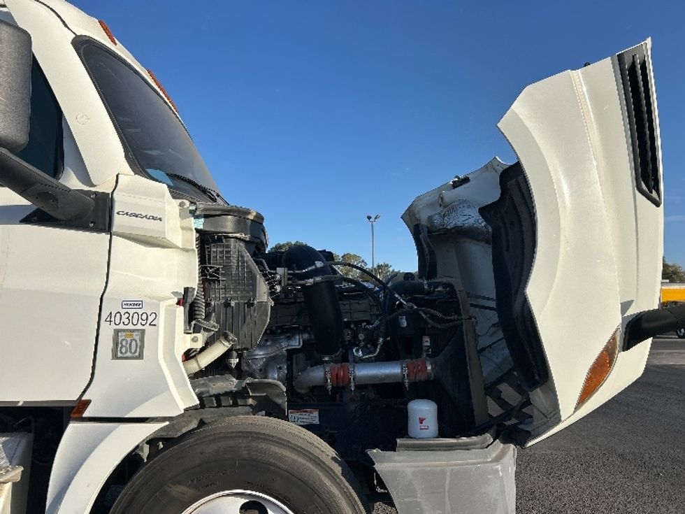 Day Cab Tractor-Heavy Duty Tractors-Freightliner-2022-T12642ST-Fresno-CA-235,069\n\t\tmiles-$ 70,500 - Image 15