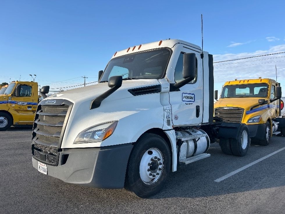 Day Cab Tractor-Heavy Duty Tractors-Freightliner-2022-T12642ST-Fresno-CA-235,069\n\t\tmiles-$ 70,500 - Image 3