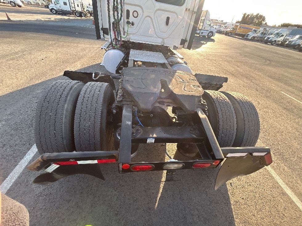 Day Cab Tractor-Heavy Duty Tractors-Freightliner-2022-T12642ST-Fresno-CA-235,069\n\t\tmiles-$ 70,500 - Image 6