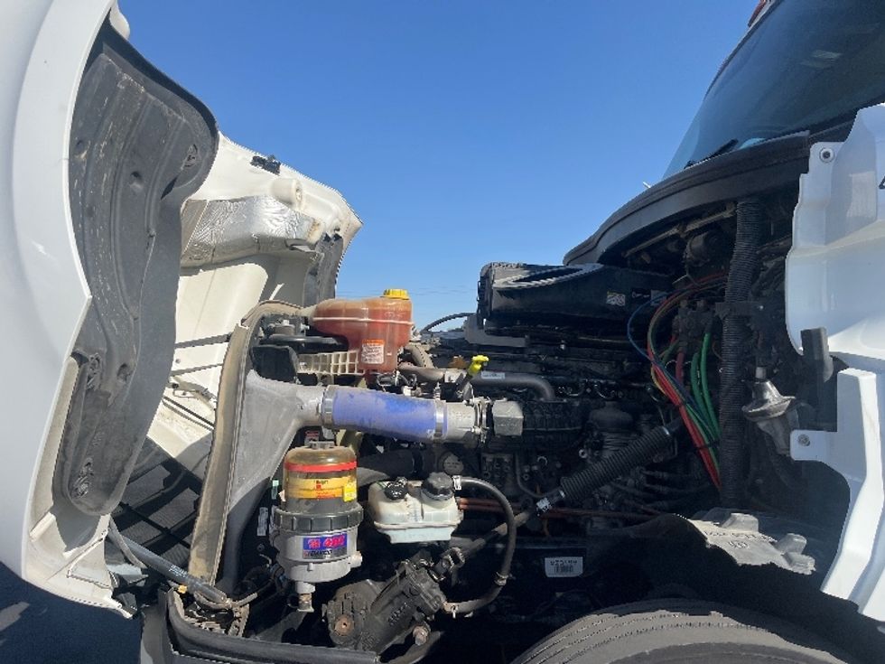 Day Cab Tractor-Heavy Duty Tractors-Freightliner-2022-T12642ST-Fresno-CA-240,546\n\t\tmiles-$ 70,250 - Image 16