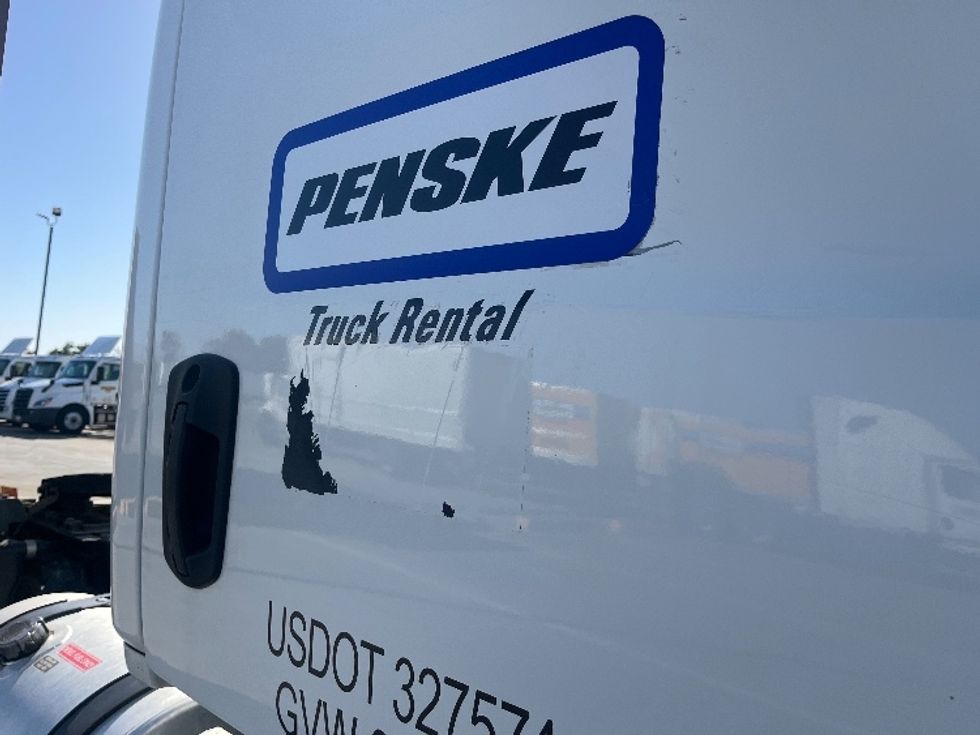 Day Cab Tractor-Heavy Duty Tractors-Freightliner-2022-T12642ST-Fresno-CA-240,546\n\t\tmiles-$ 70,250 - Image 19