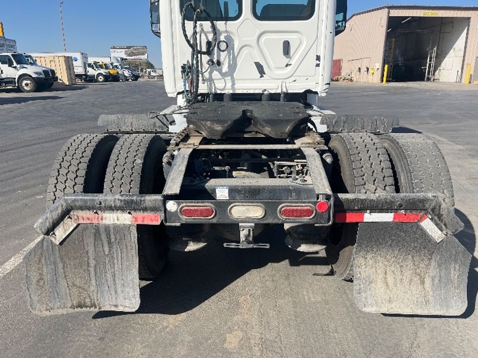 Day Cab Tractor-Heavy Duty Tractors-Freightliner-2022-T12642ST-Fresno-CA-240,546\n\t\tmiles-$ 70,250 - Image 6