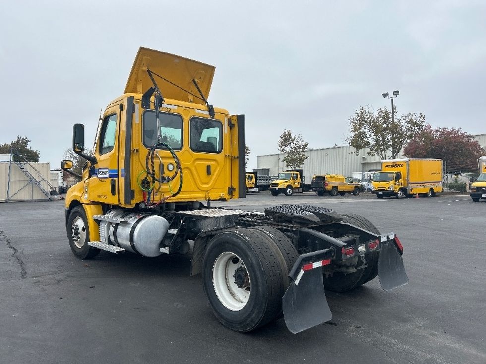 Day Cab Tractor-Heavy Duty Tractors-Freightliner-2022-T12642ST-Fresno-CA-253,971\n\t\tmiles-$ 77,500 - Image 5