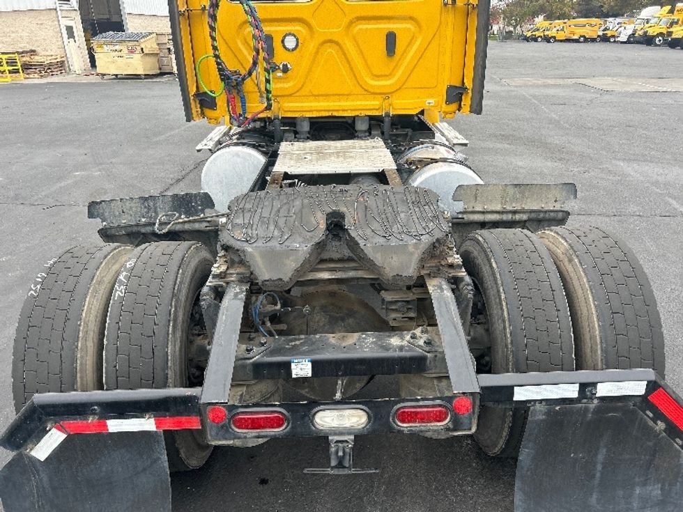 Day Cab Tractor-Heavy Duty Tractors-Freightliner-2022-T12642ST-Fresno-CA-253,971\n\t\tmiles-$ 77,500 - Image 6