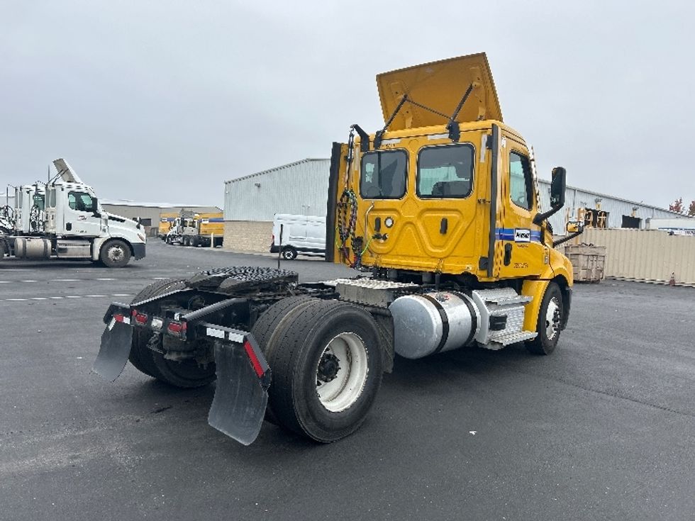 Day Cab Tractor-Heavy Duty Tractors-Freightliner-2022-T12642ST-Fresno-CA-253,971\n\t\tmiles-$ 77,500 - Image 7