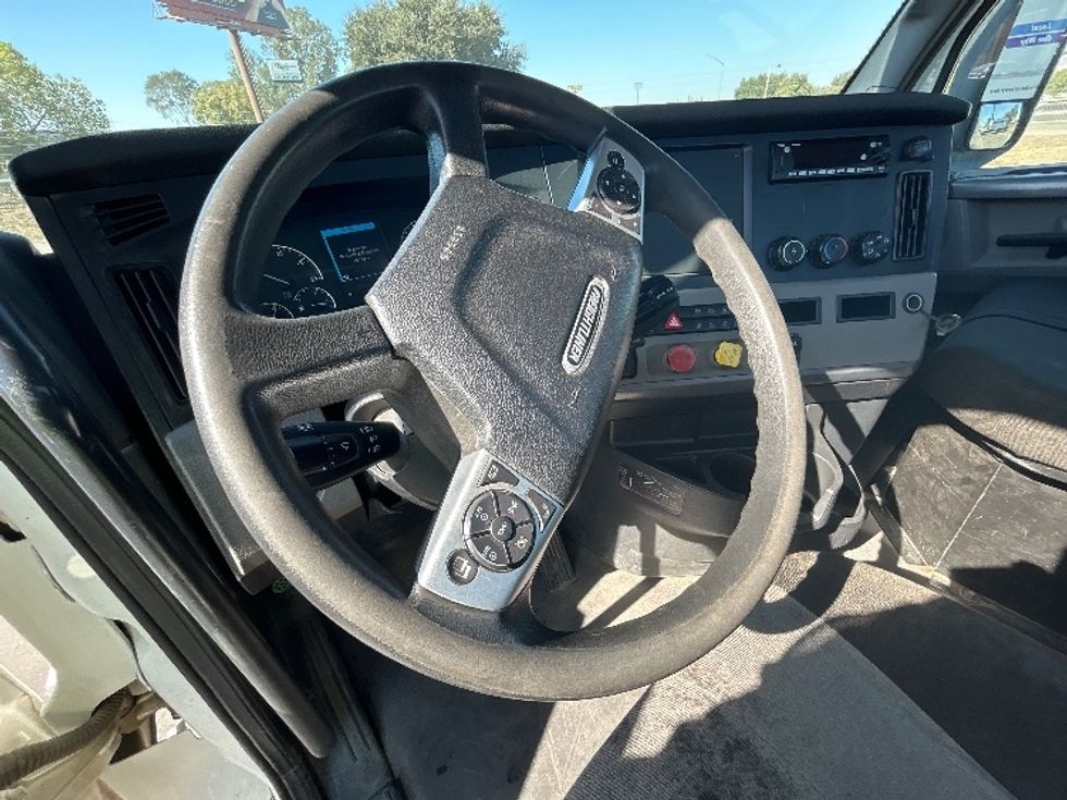 Day Cab Tractor-Heavy Duty Tractors-Freightliner-2022-T12642ST-Fresno-CA-255,532\n\t\tmiles-$ 66,500 - Image 10