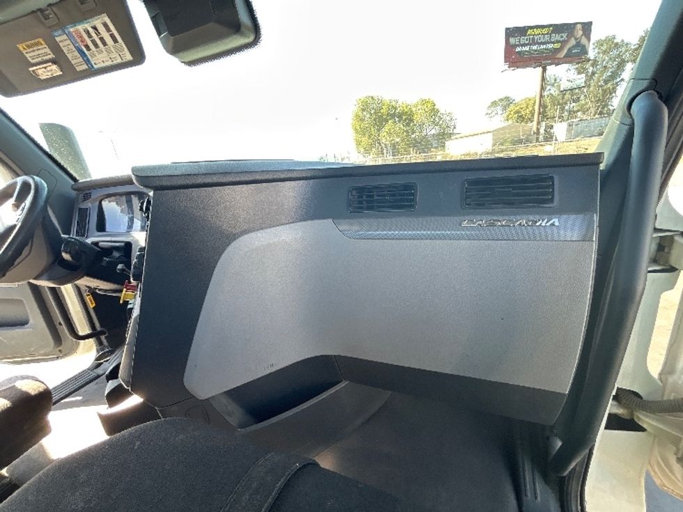 Day Cab Tractor-Heavy Duty Tractors-Freightliner-2022-T12642ST-Fresno-CA-255,532\n\t\tmiles-$ 66,500 - Image 13