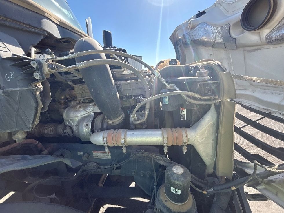 Day Cab Tractor-Heavy Duty Tractors-Freightliner-2022-T12642ST-Fresno-CA-255,532\n\t\tmiles-$ 66,500 - Image 15