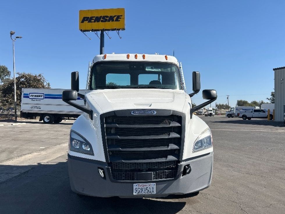 Day Cab Tractor-Heavy Duty Tractors-Freightliner-2022-T12642ST-Fresno-CA-255,532\n\t\tmiles-$ 66,500 - Image 2