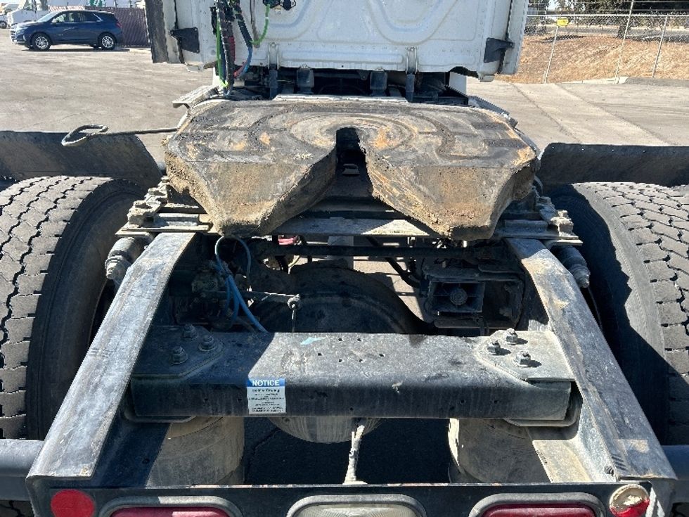 Day Cab Tractor-Heavy Duty Tractors-Freightliner-2022-T12642ST-Fresno-CA-255,532\n\t\tmiles-$ 66,500 - Image 6