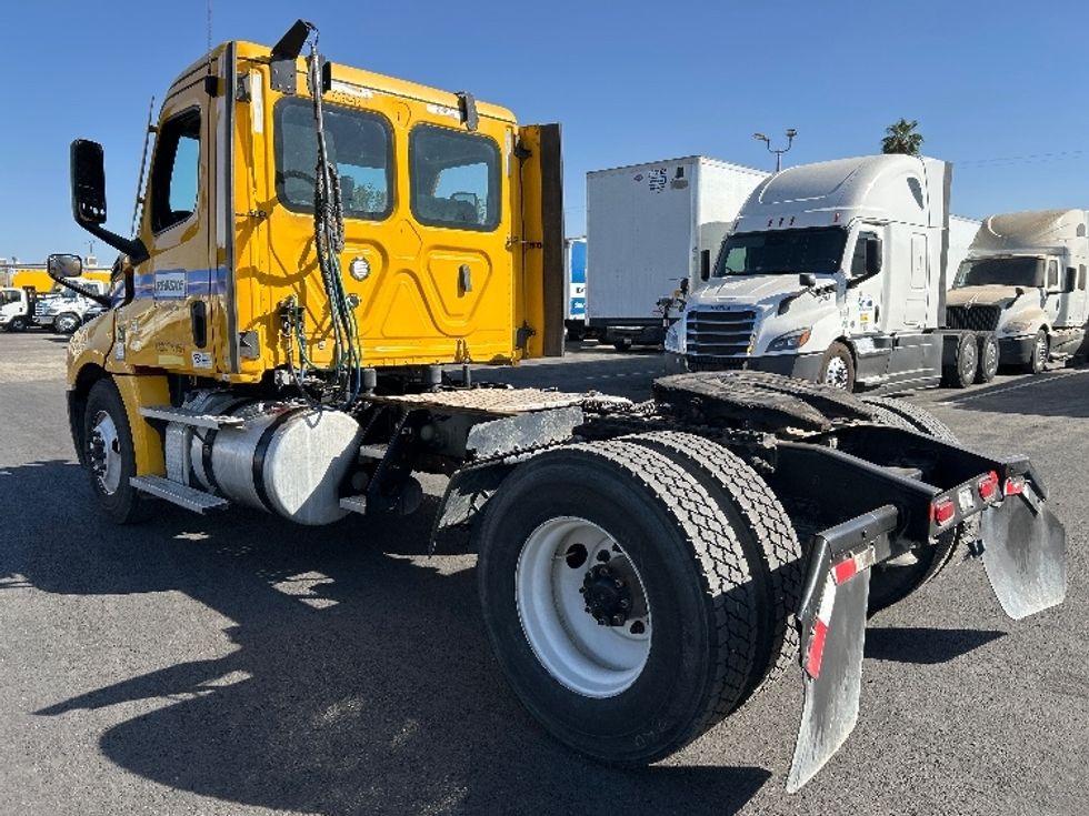 Day Cab Tractor-Heavy Duty Tractors-Freightliner-2022-T12642ST-Fresno-CA-274,370\n\t\tmiles-$ 64,000 - Image 5