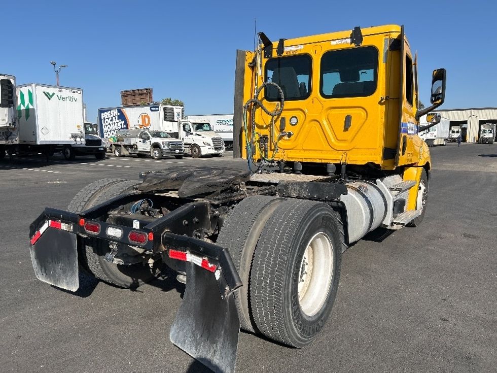 Day Cab Tractor-Heavy Duty Tractors-Freightliner-2022-T12642ST-Fresno-CA-274,370\n\t\tmiles-$ 64,000 - Image 7