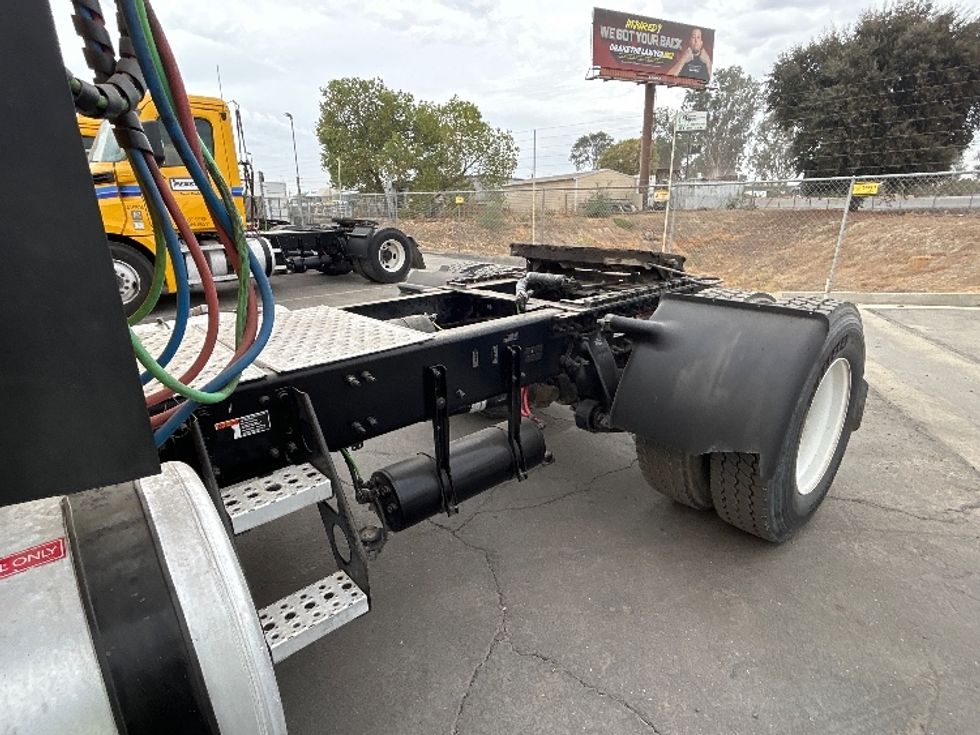 Day Cab Tractor-Heavy Duty Tractors-Freightliner-2022-T12642ST-Fresno-CA-301,087\n\t\tmiles-$ 62,500 - Image 18
