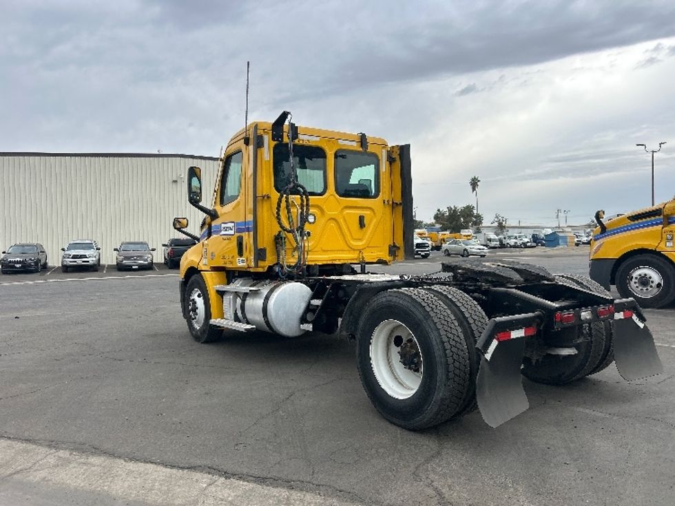Day Cab Tractor-Heavy Duty Tractors-Freightliner-2022-T12642ST-Fresno-CA-301,087\n\t\tmiles-$ 62,500 - Image 5