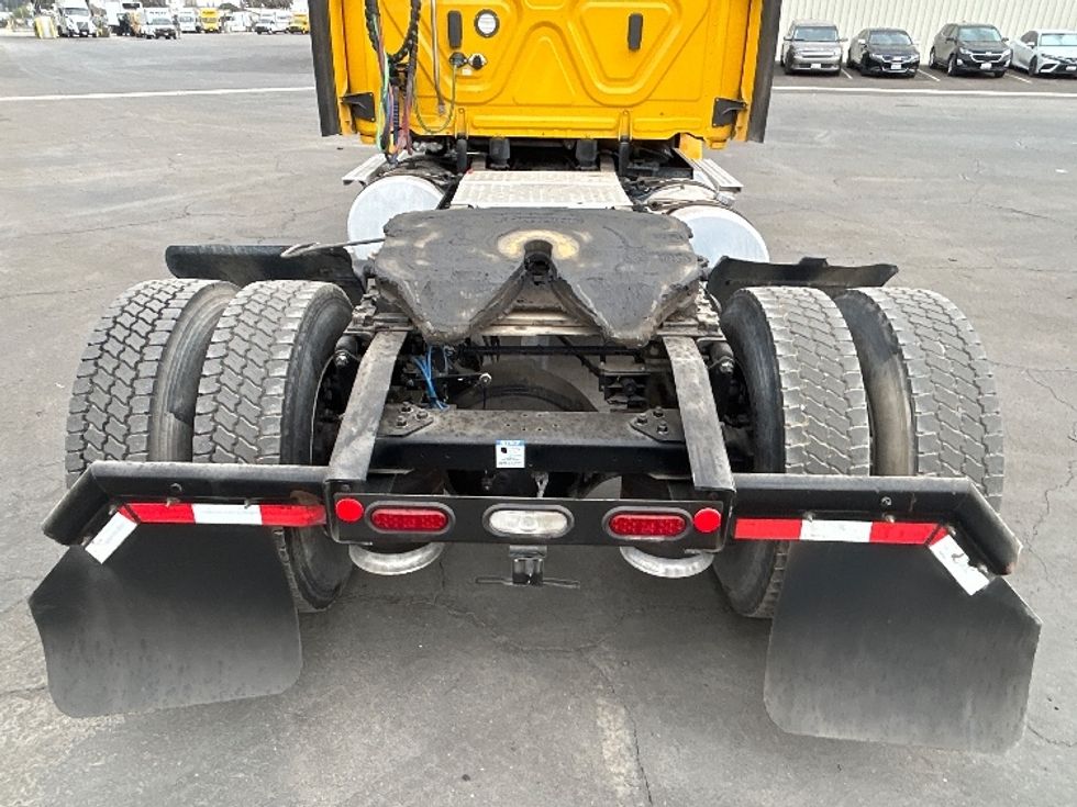 Day Cab Tractor-Heavy Duty Tractors-Freightliner-2022-T12642ST-Fresno-CA-301,087\n\t\tmiles-$ 62,500 - Image 6