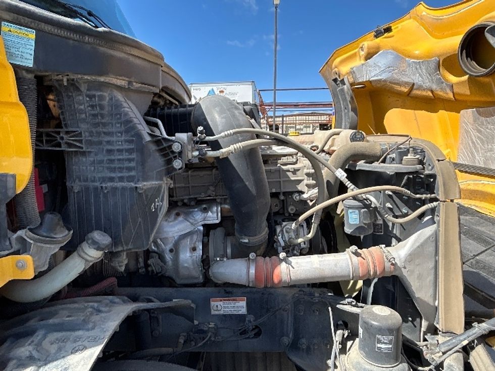 Day Cab Tractor-Heavy Duty Tractors-Freightliner-2022-T12642ST-Fresno-CA-302,984\n\t\tmiles-$ 79,500 - Image 15