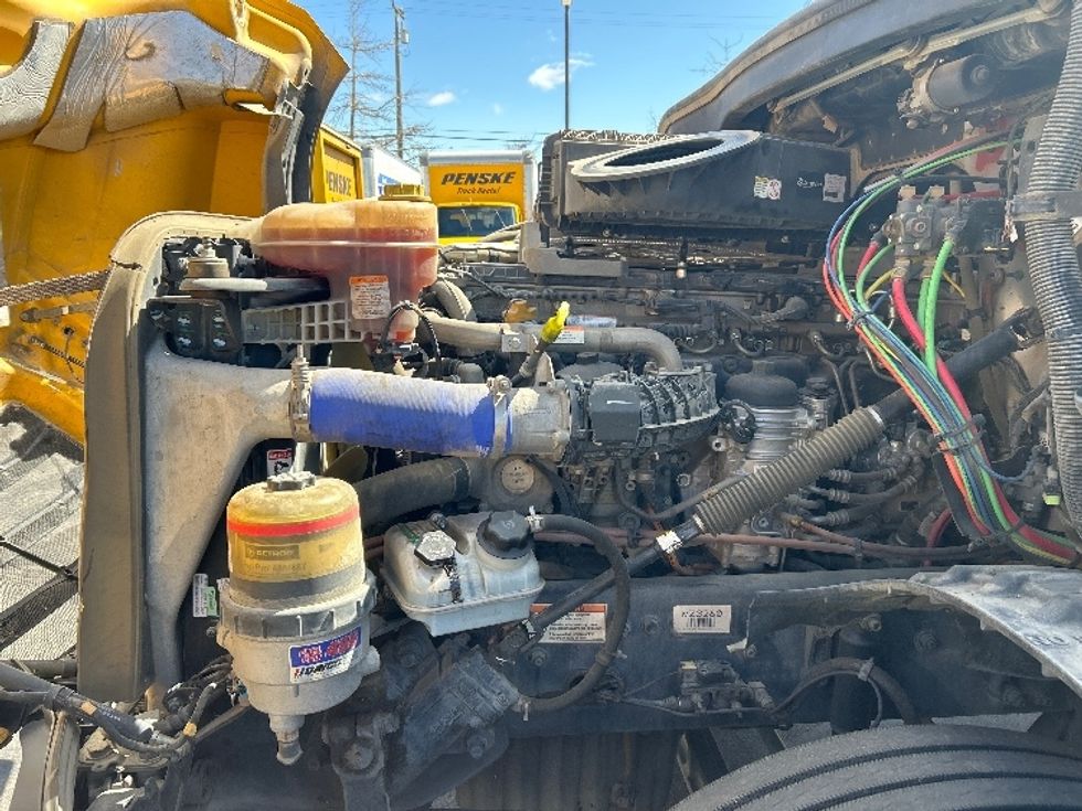 Day Cab Tractor-Heavy Duty Tractors-Freightliner-2022-T12642ST-Fresno-CA-302,984\n\t\tmiles-$ 79,500 - Image 16